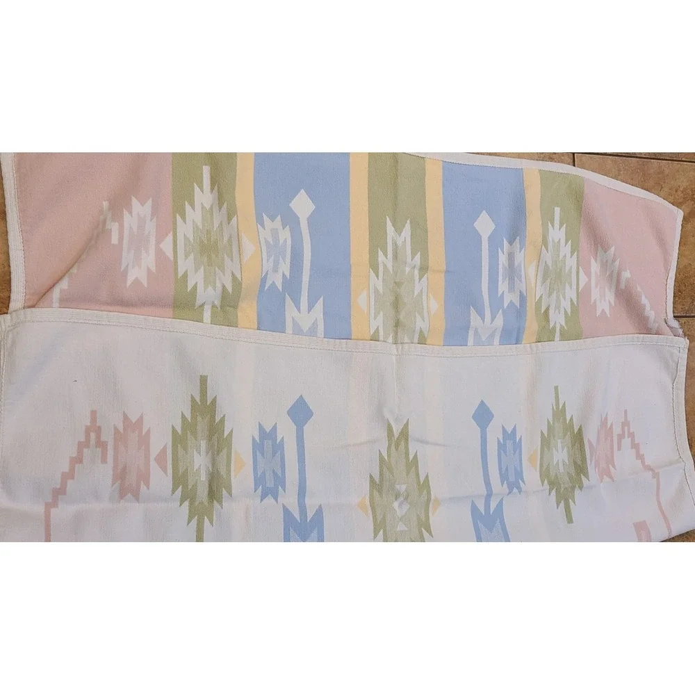 Biederlack Blanket 52x48 Southwest Aztec Pastel Green Pink Blue‎ Yellow Cottage